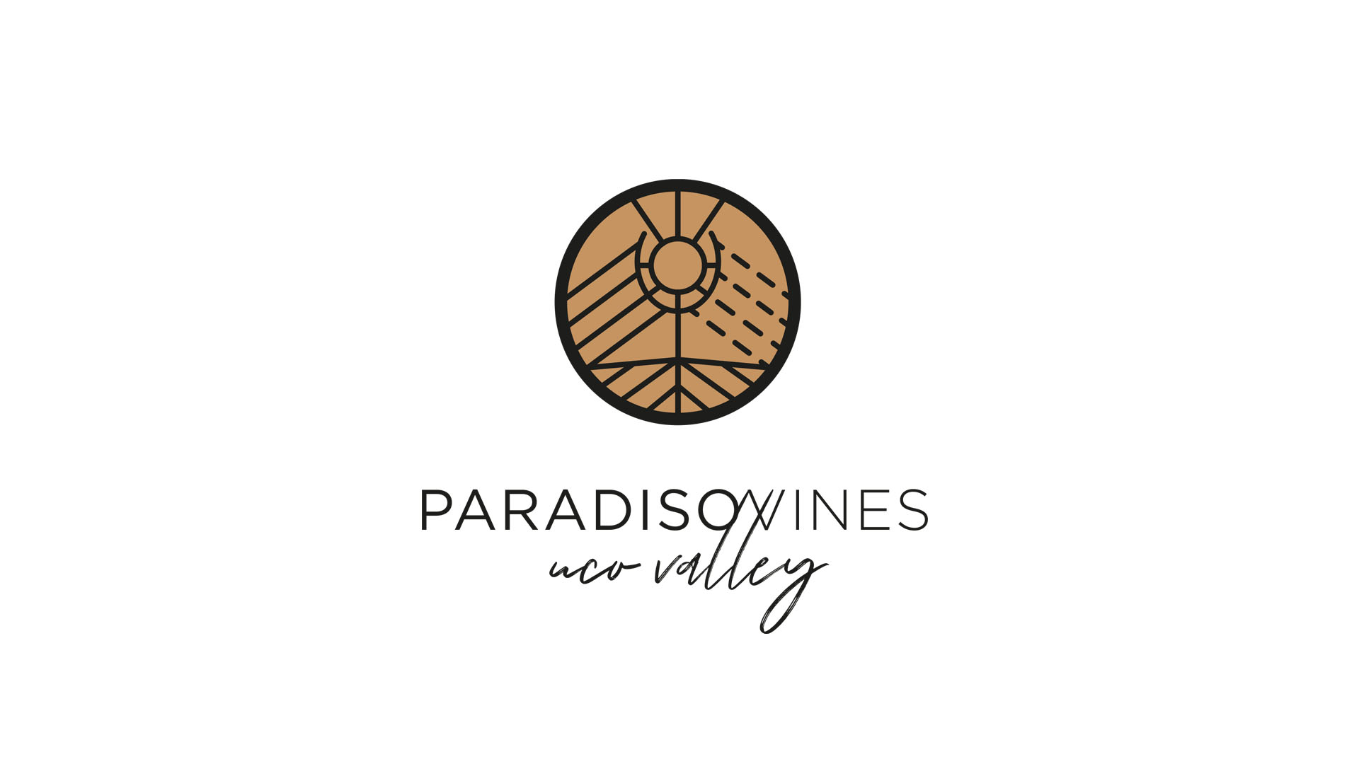 Identidad de Paradise Vines sobre fondo claro
